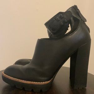 Kenneth Cole leather ankle boots